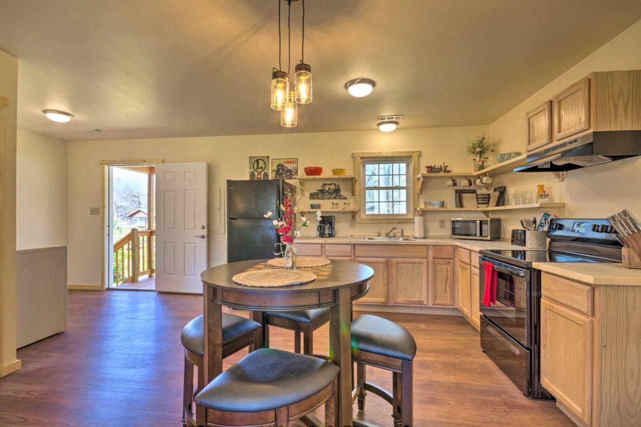 Cozy Bryson City Cabin 5 Miles To Downtown! Exterior photo
